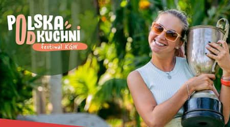Kobieta trzymająca puchar, napis: Polska od kuchni. Festiwal KGW