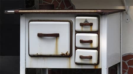 Zdjęcie przedstawiające stary piec - westfalkę.