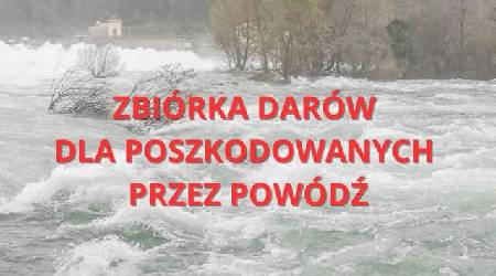 Napis zbiórka darów dla poszkodowanych przez powódź na tle wody.